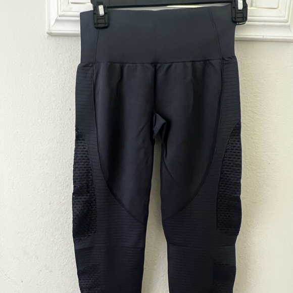 Hera Hero woman dark gray workout leggings New - Picture 1 of 4